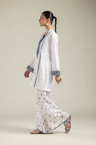 Embroidered | Textured Weave | Geometric White Pants | GBP 20.00