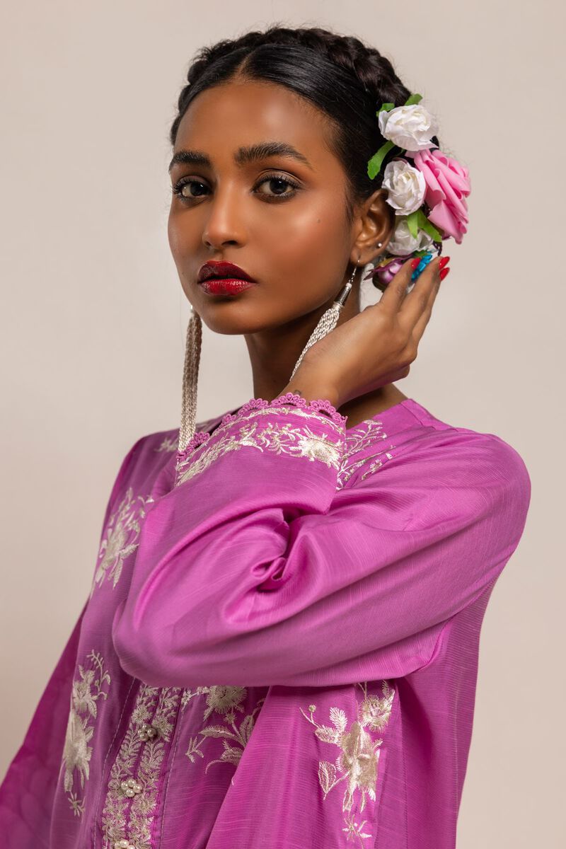  | Kurta | Embroidered | null