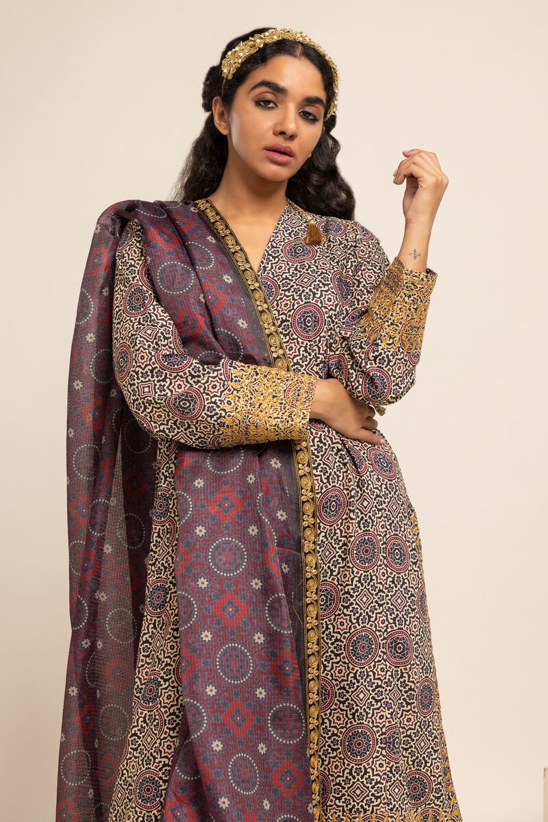  | Dupatta | Embroidered | null