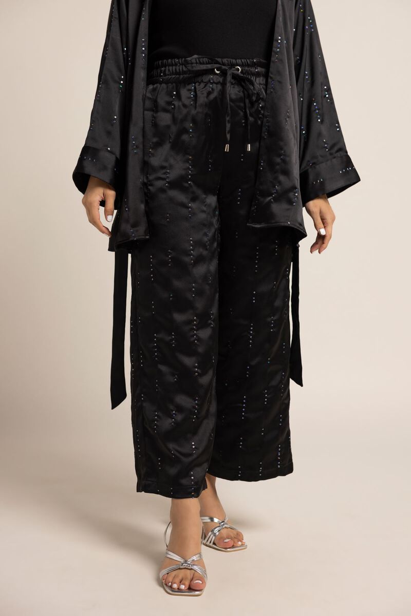  | Trousers | Embroidered | null