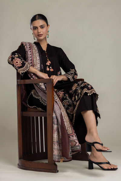 Embroidered | Raw Silk | Floral Black Kurta | GBP 70.00