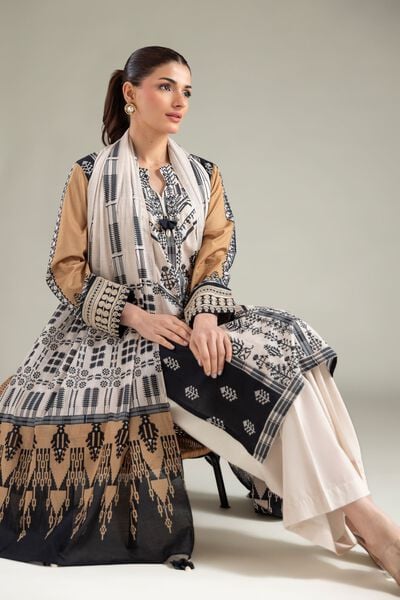 Embroidered | Lawn | Tailored 3-Piece Lawn | GBP 45.00