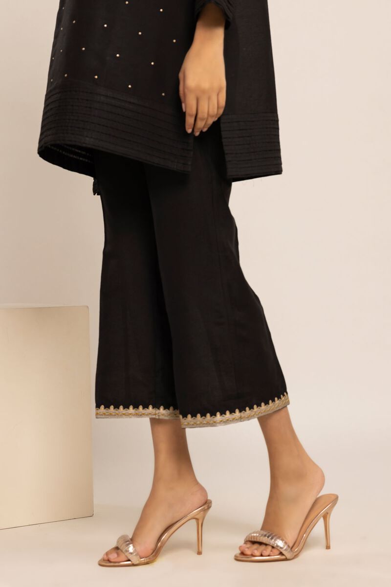  | Pants | Embroidered | null
