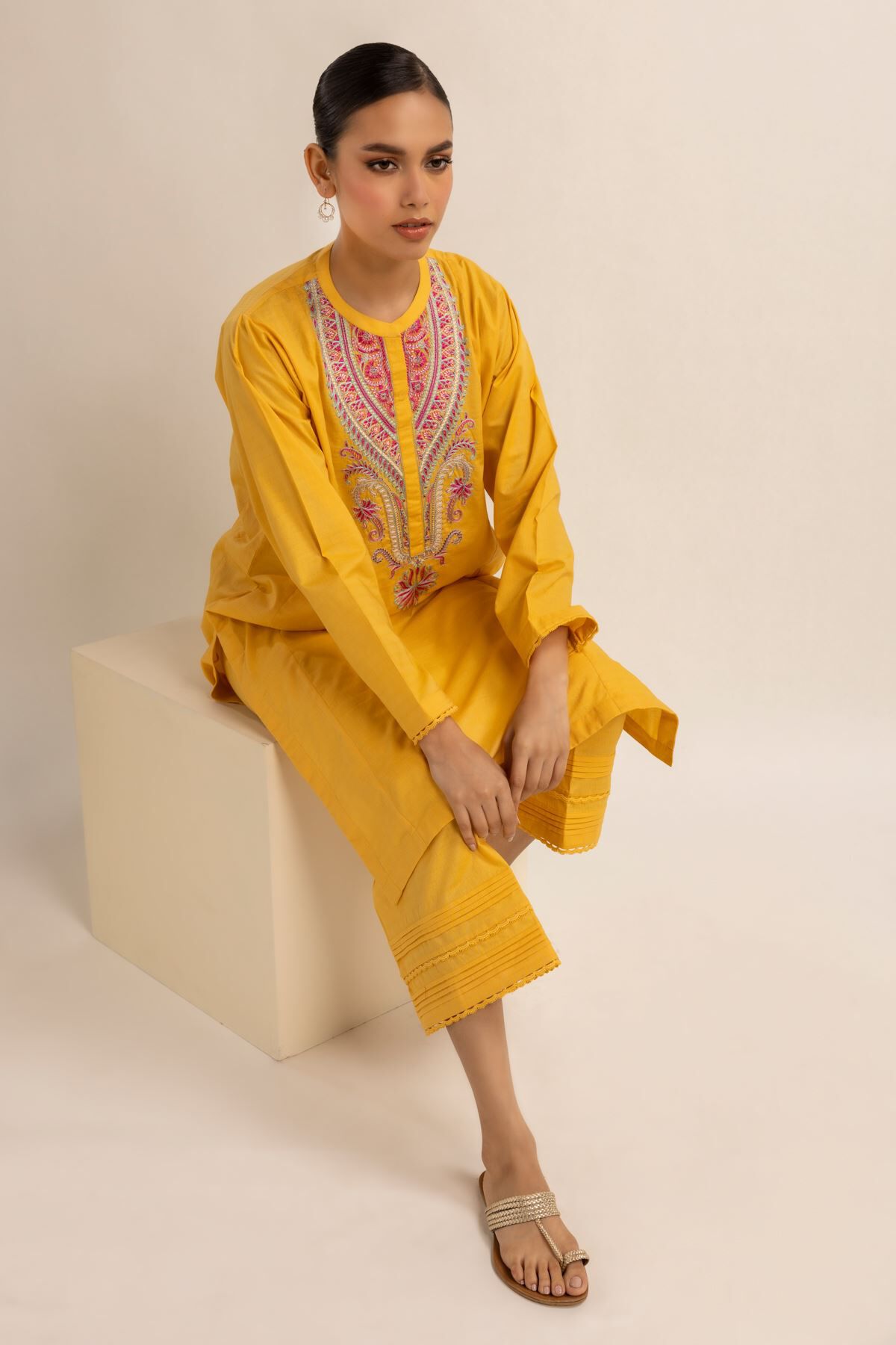 Buy Kurta Embroidered 6.00 GBP 1001773896 Khaadi United