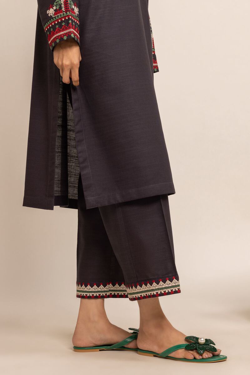  | Pants | Embroidered | null