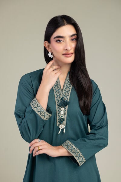 Embroidered | Cambric | V-Neck Cambric Kurta | GBP 30.00