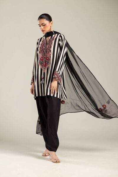 Embroidered | Chiffon | Black Chiffon Dupatta | GBP 30.00