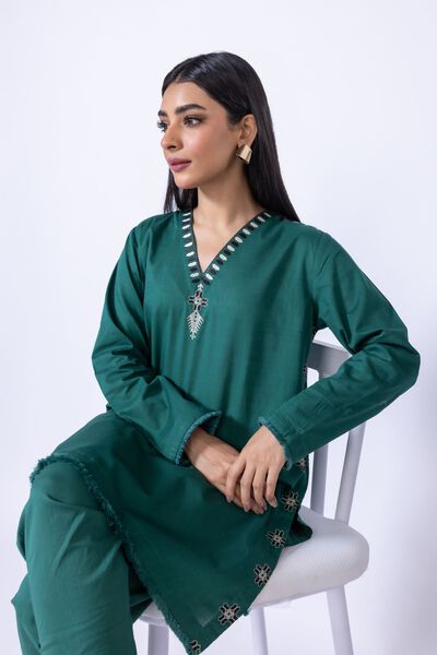  | Kurta | Embroidered | GBP 25.00