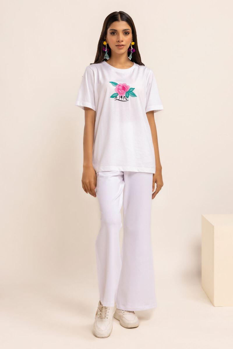  | T-shirt | Embroidered | null