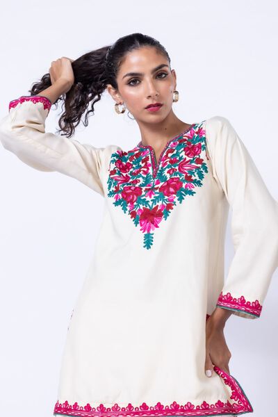  | Kurta | Embroidered | GBP 40.00