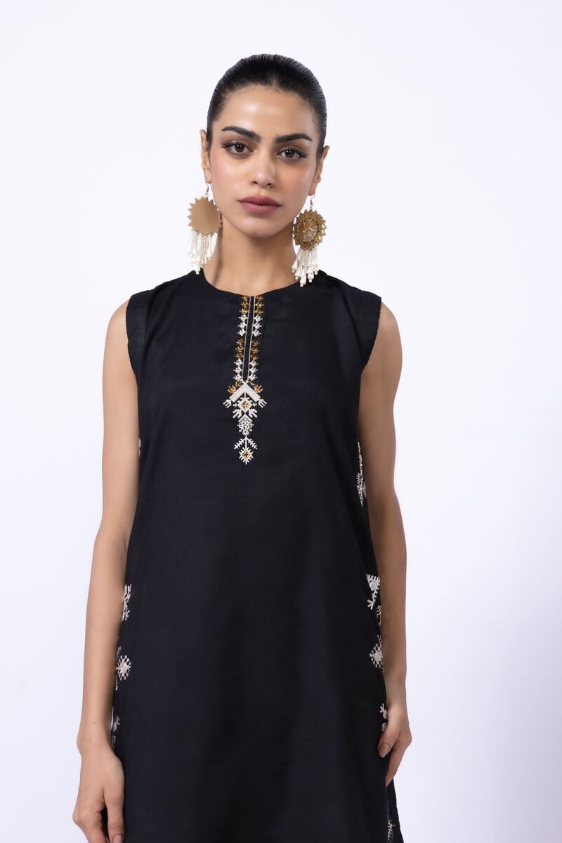 Embroidered | Raw Silk | Kurta | GBP 20.00