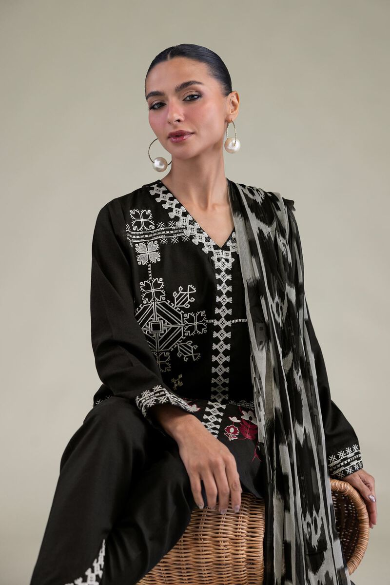 Embroidered | Chiffon | Black Chiffon Dupatta | GBP 20.00