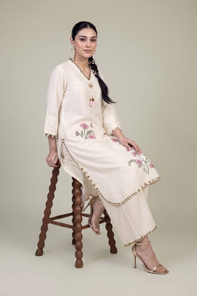 Embroidered | Raw Silk | Silk V-Neck Kurta | GBP 50.00