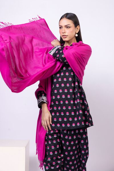 Dyed | Acrylic | Shawl | GBP 12.00