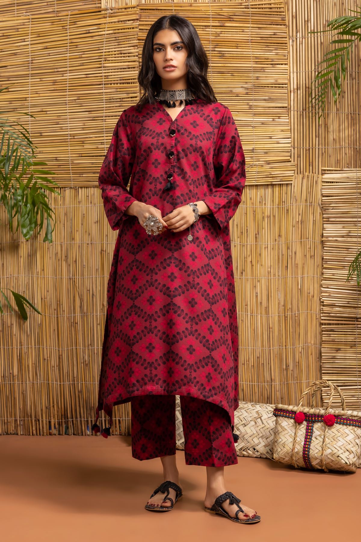 Buy Kurta | Embroidered | 5.40 GBP | 1001779921 | Khaadi United 