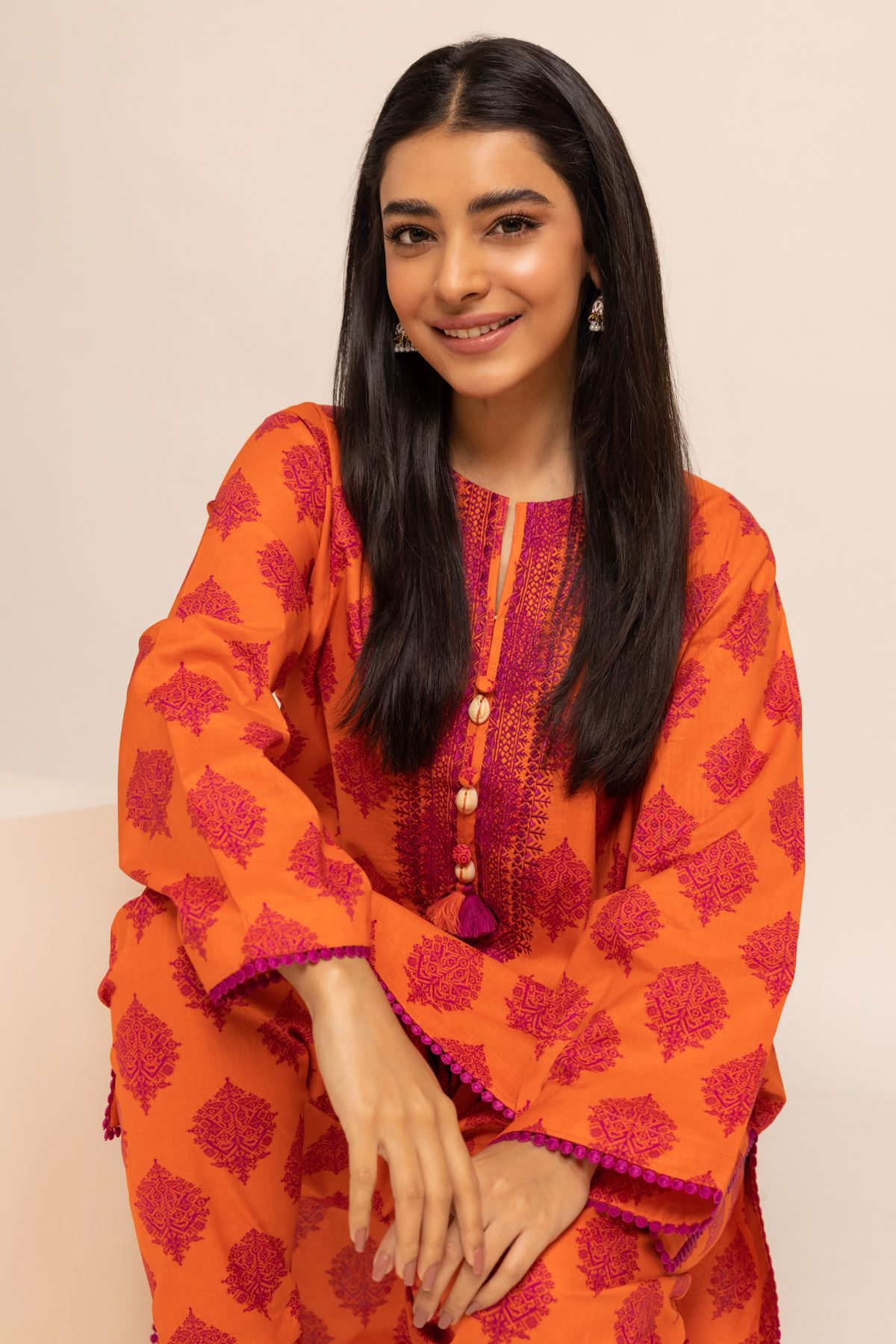 Buy Kurta | Embroidered | 7.50 GBP | 1001802616 | Khaadi United 
