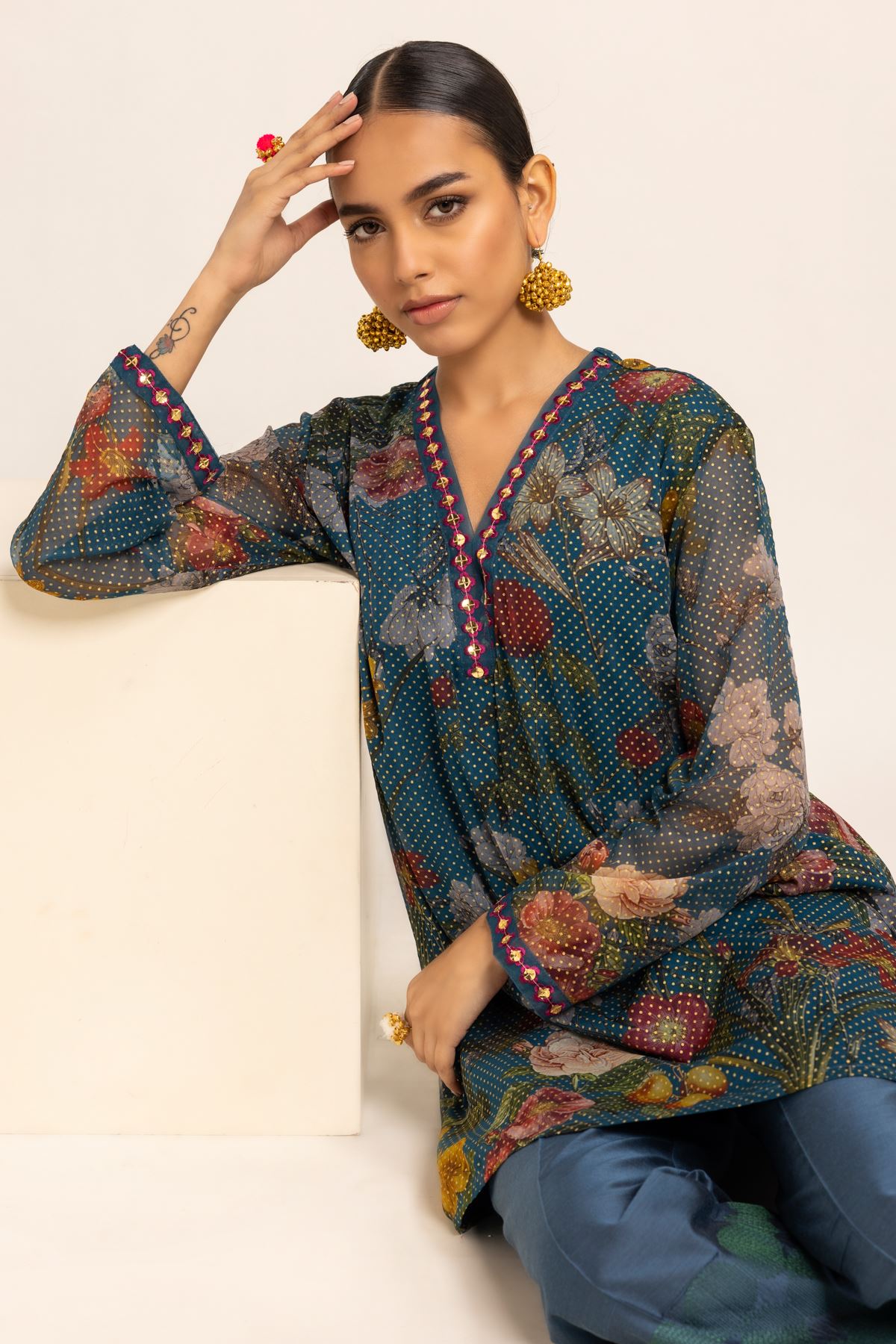 Buy Kurta | Embroidered | 9.00 GBP | 1001779889 | Khaadi United Kingdom