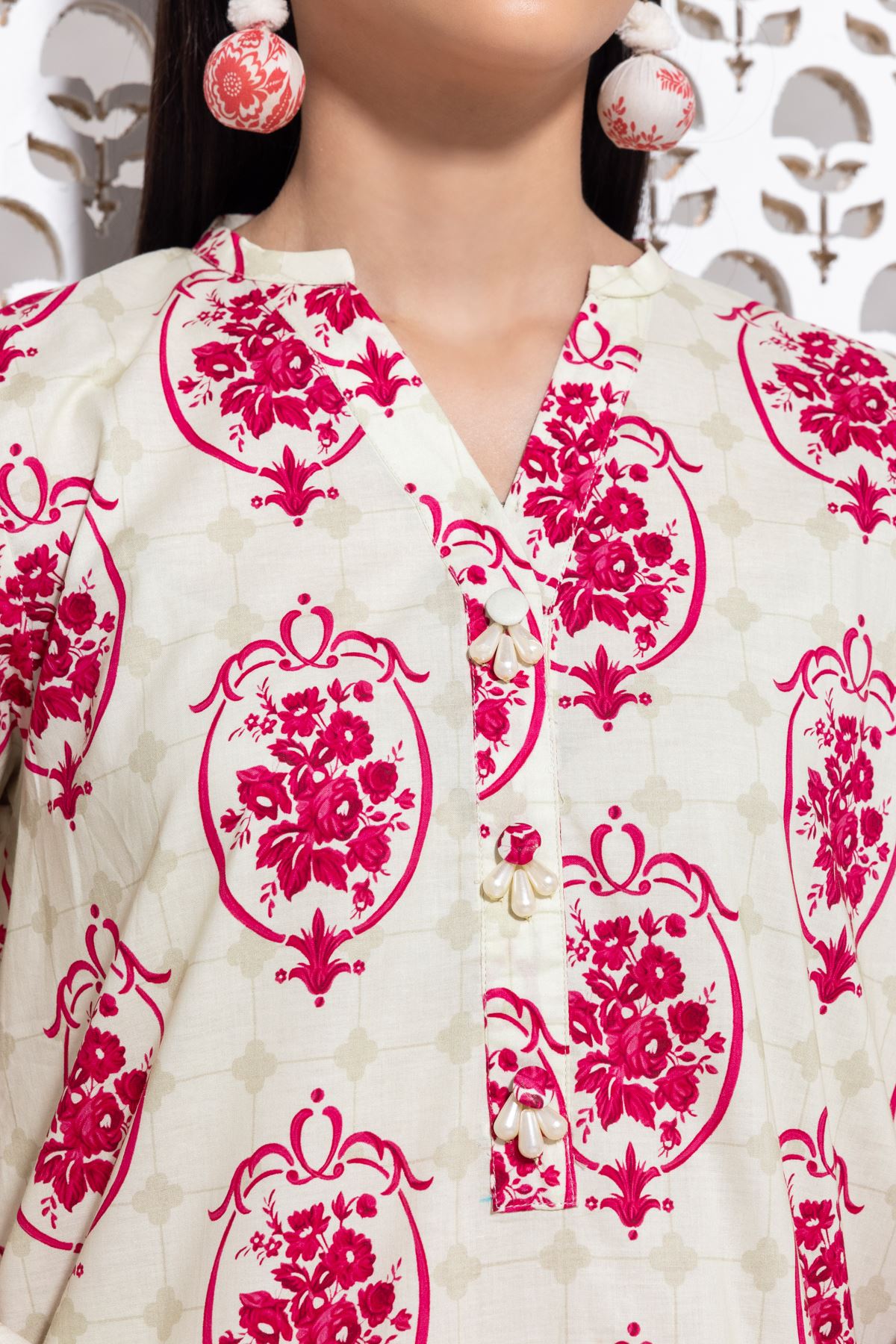 Buy Kurta | Embroidered | 9.00 GBP | 1001827909 | Khaadi United 
