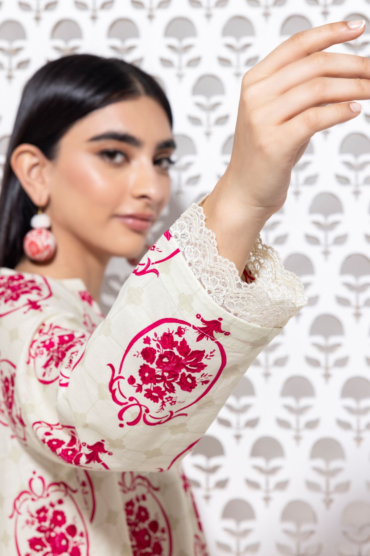 Buy Kurta | Embroidered | 9.00 GBP | 1001827909 | Khaadi United 