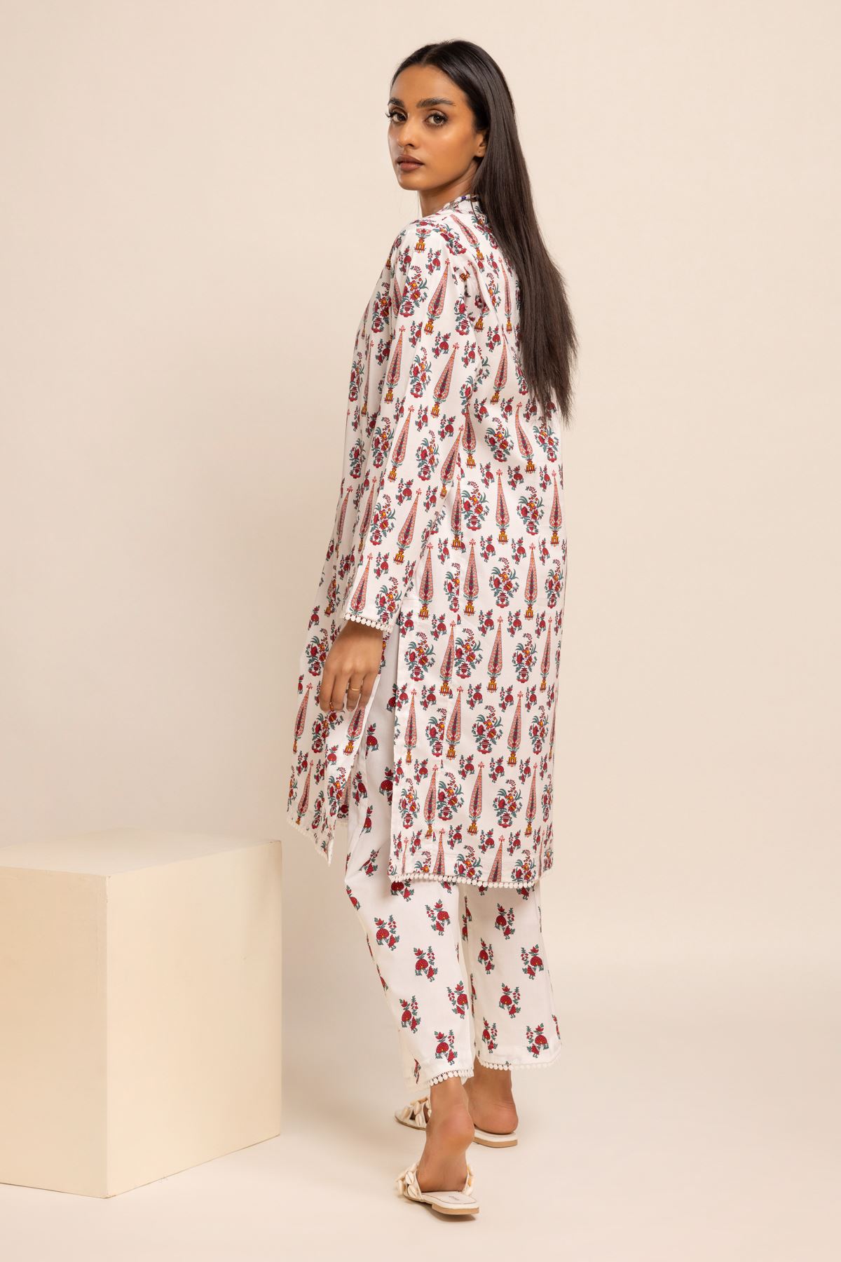 Buy Kurta | Embroidered | 7.50 GBP | 1001802574 | Khaadi United