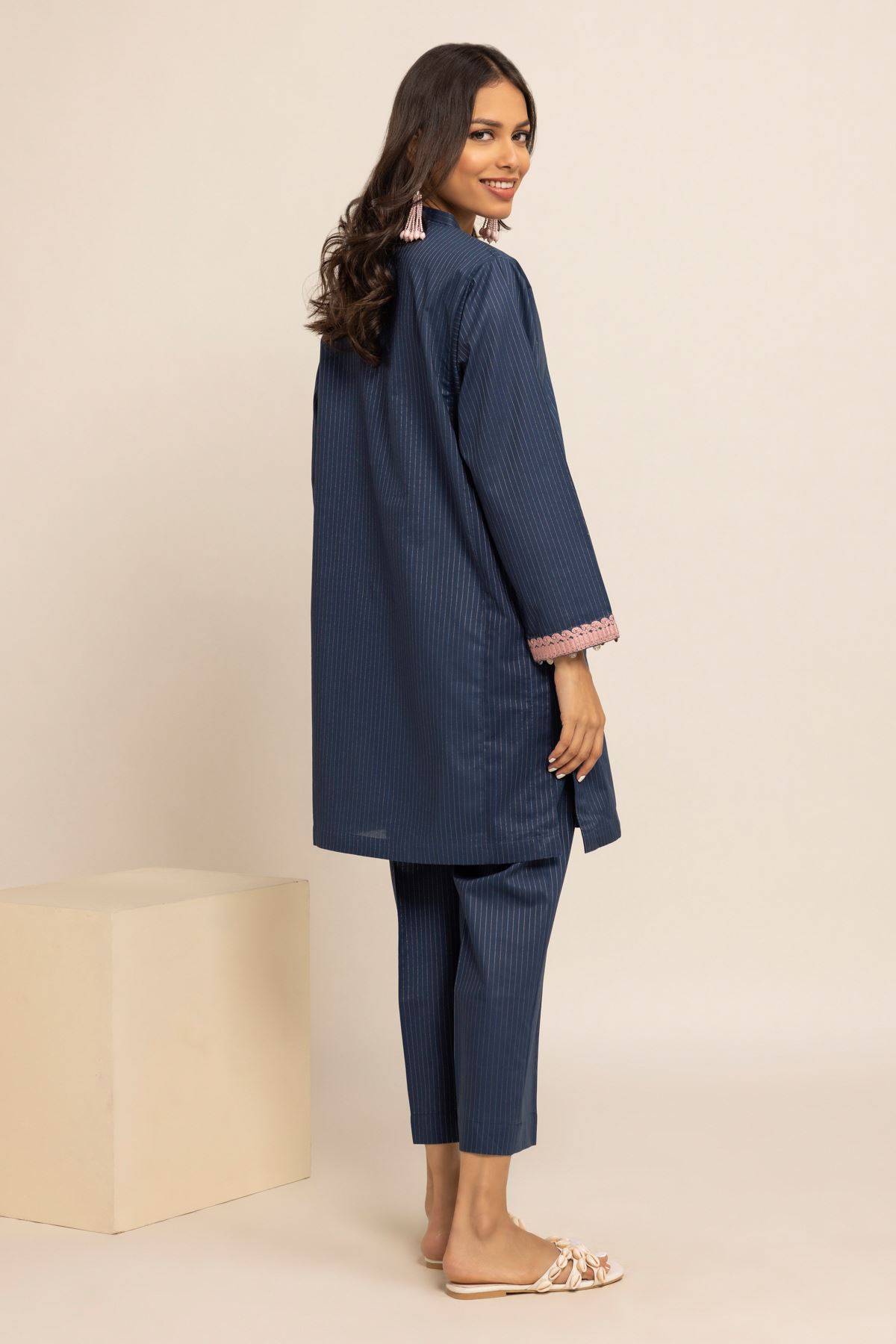 Buy Kurta | Embroidered | 9.00 GBP | 1001804109 | Khaadi United 