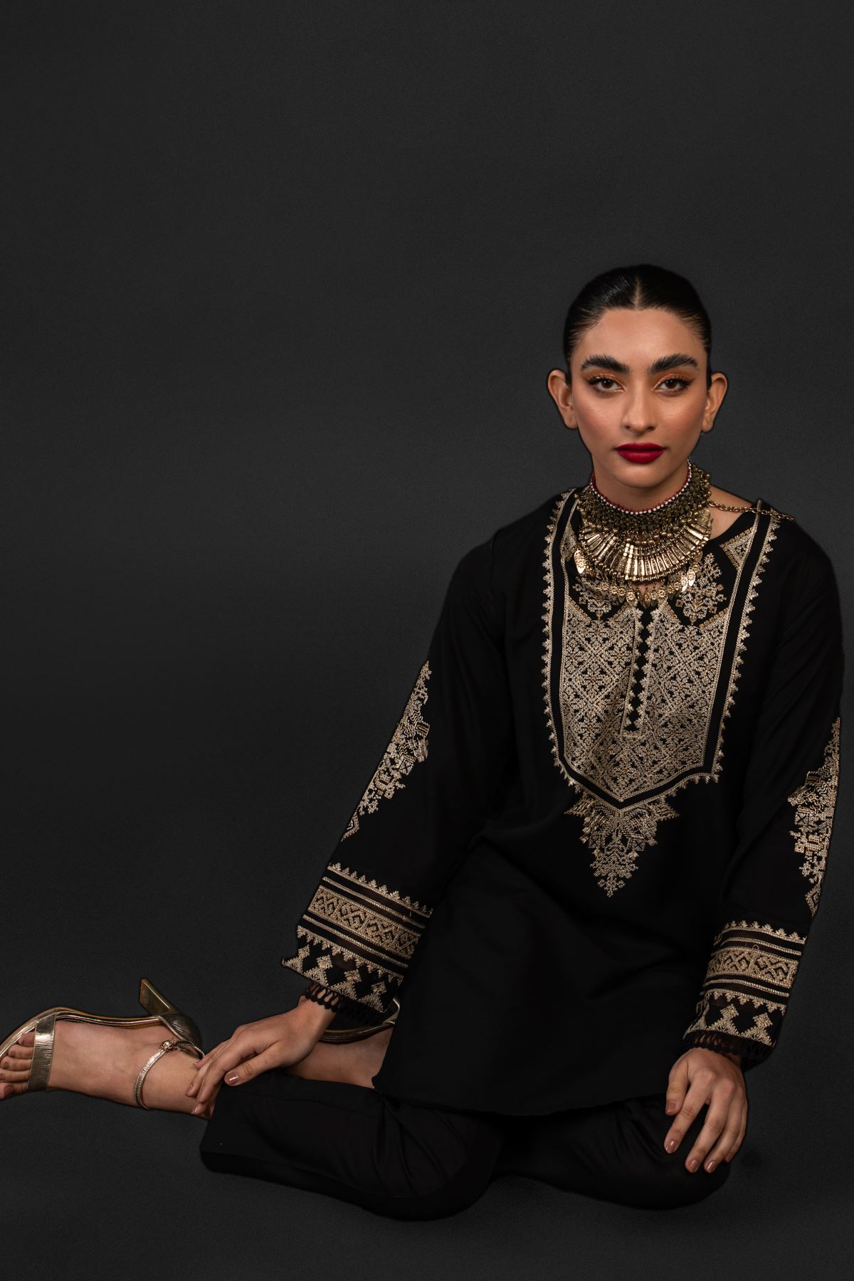 Buy Kurta | Embroidered | 9.60 GBP | 1001752415 | Khaadi United 