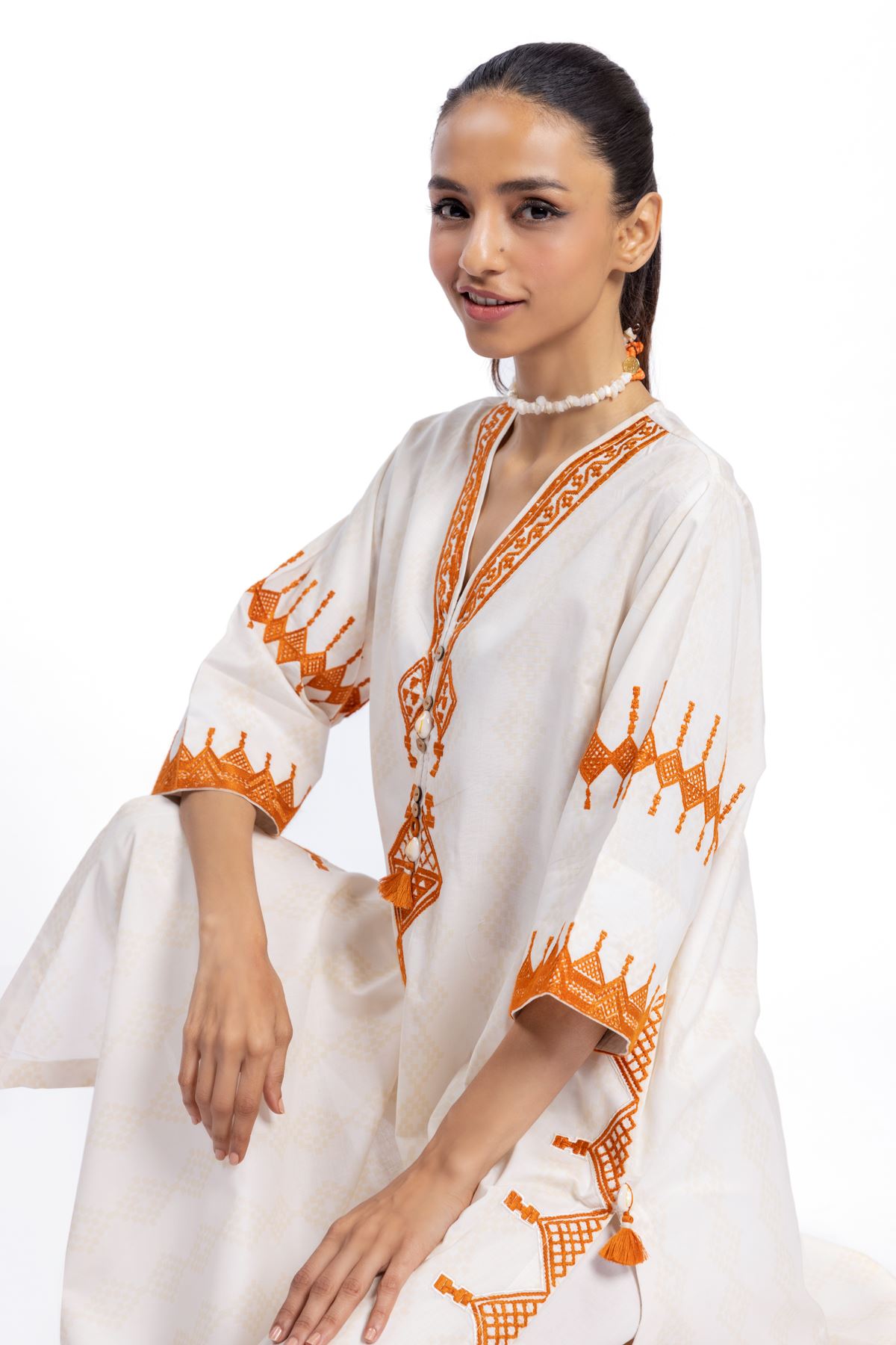 Buy Kurta | Embroidered | 7.50 GBP | 1001806518 | Khaadi United 