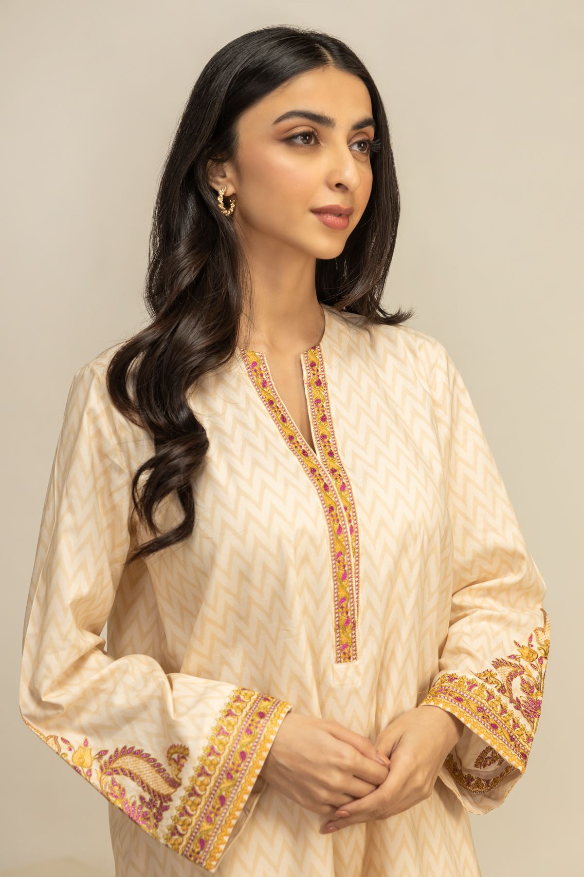 Buy Kurta | Embroidered | 7.50 GBP | 1001799852 | Khaadi United 